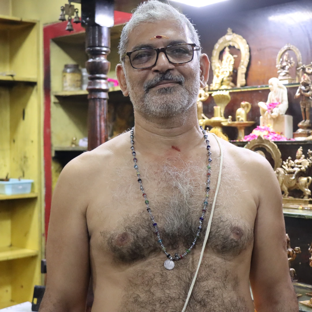 Rama Krishnan - Vedic Priest at Aadhesh Temple