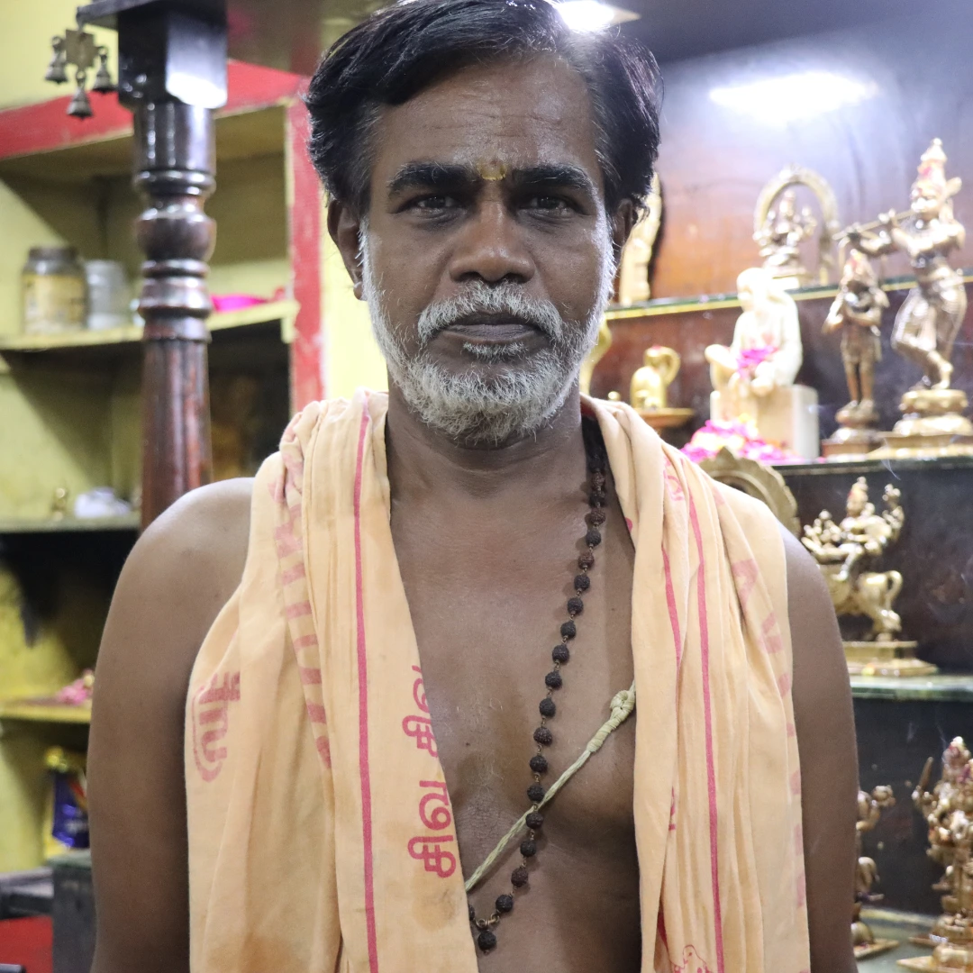 Anand- Vedic Priest at Aadhesh Temple