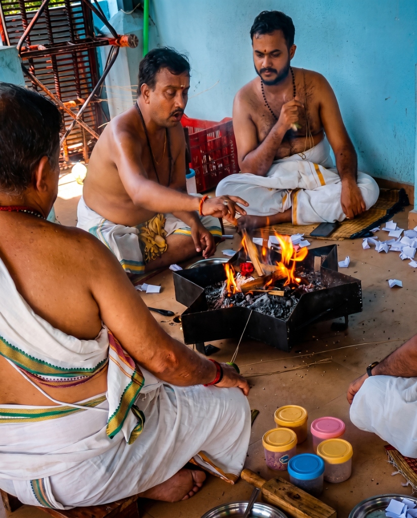 Authentic Vedic Thila Homam sacred fire ritual performed by experienced priests during Pitru Paksha